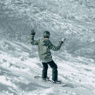 Snowboarding phone wallpaper