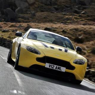 Aston Martin Vantage iPhone wallpaper