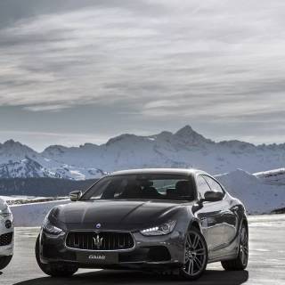 iPhone Maserati wallpaper