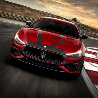 iPhone Maserati wallpaper