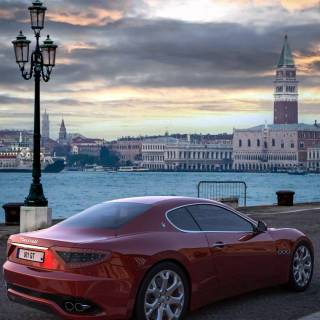 iPhone Maserati wallpaper
