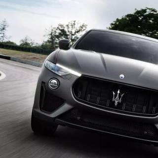 iPhone Maserati wallpaper