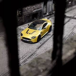 Aston Martin Vantage iPhone wallpaper