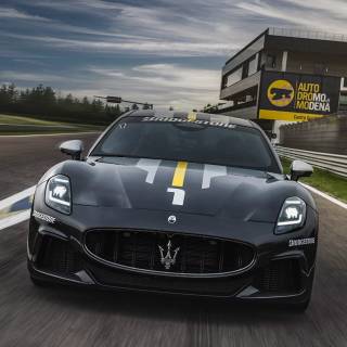 iPhone Maserati wallpaper