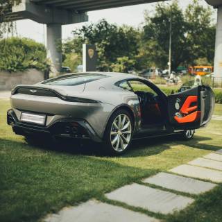 Aston Martin Vantage iPhone wallpaper