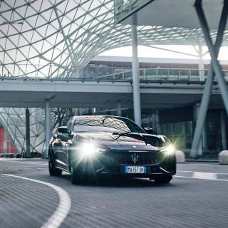 iPhone Maserati wallpaper