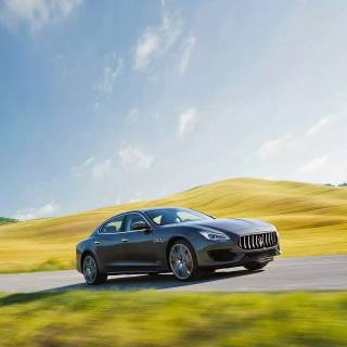 iPhone Maserati wallpaper