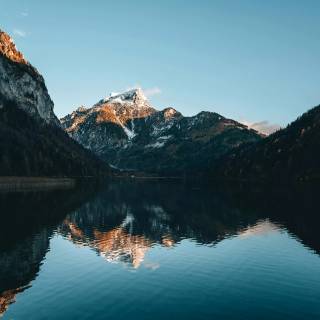 Mountain iPhone 12 wallpaper