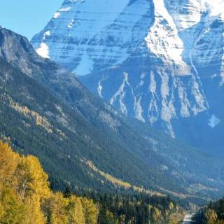 Mountain iPhone 12 wallpaper
