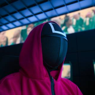 Squid Game guard PC wallpaper