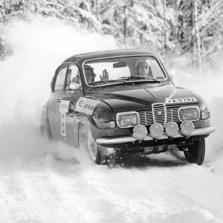 Old rally cars wallpaper