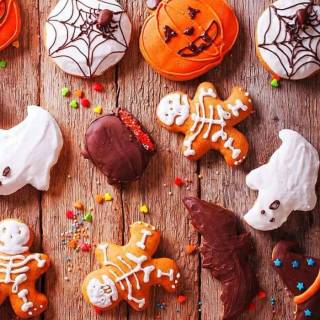 Falling cookies wallpaper