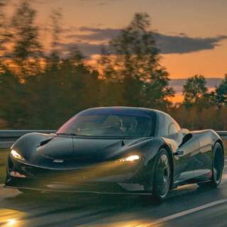 McLaren Speedtail iPhone wallpaper