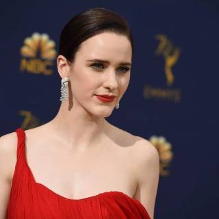 Rachel Brosnahan desktop wallpaper
