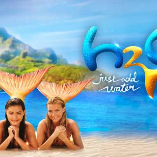 H20 mermaids wallpaper