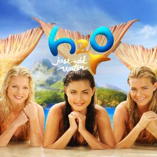 H20 mermaids wallpaper
