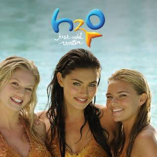 H20 mermaids wallpaper