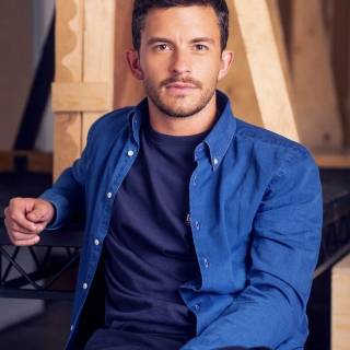 Jonathan Bailey wallpaper