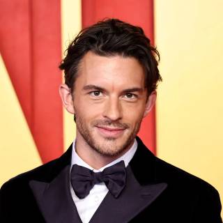 Jonathan Bailey wallpaper