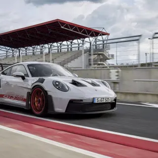 Porsche laptop 4k wallpaper