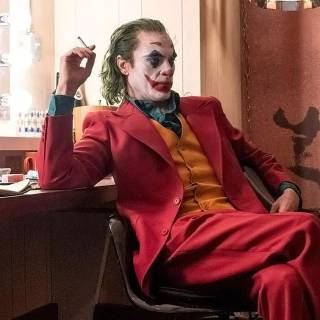 iPhone 12 Joker wallpaper