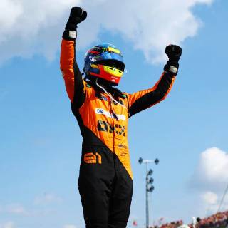 Oscar Piastri desktop wallpaper