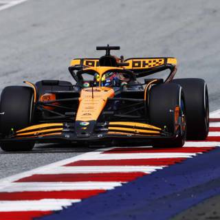 Oscar Piastri 4k wallpaper