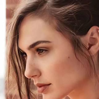 Gal Gadot phone wallpaper