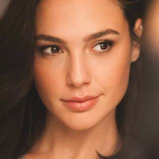 Gal Gadot phone wallpaper