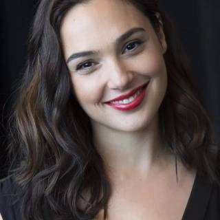 Gal Gadot phone wallpaper