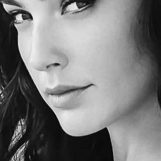 Gal Gadot phone wallpaper