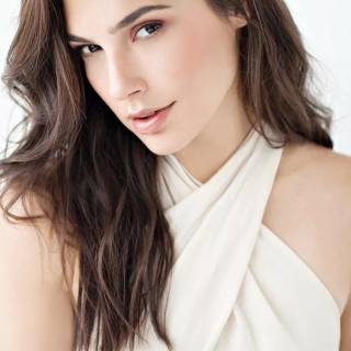 Gal Gadot phone wallpaper