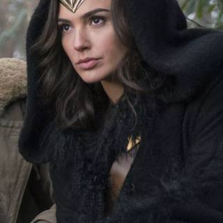 Gal Gadot phone wallpaper