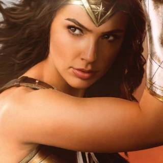 Gal Gadot phone wallpaper