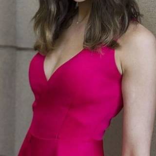 Gal Gadot phone wallpaper