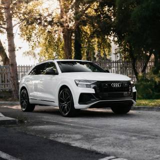 Audi Q8 phone wallpaper