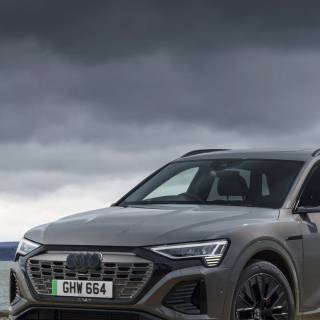 Audi Q8 phone wallpaper