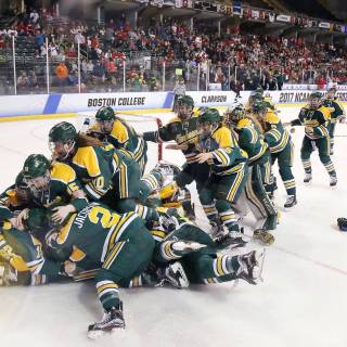 Clarkson Golden Knights wallpaper