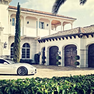 White mansion wallpaper