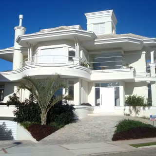 White mansion wallpaper