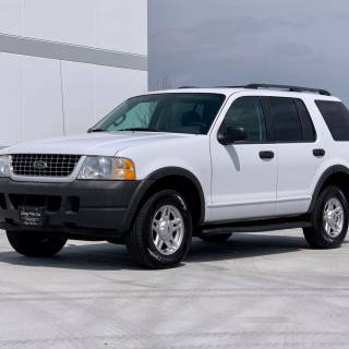 2003 Ford Explorer wallpaper