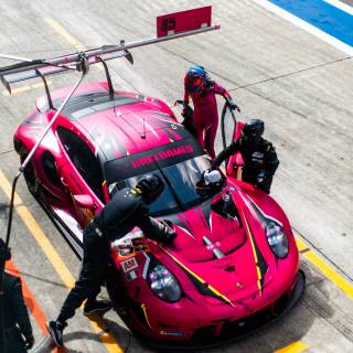 Iron Dames wallpaper