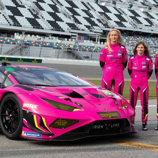 Iron Dames wallpaper