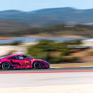 Iron Dames wallpaper