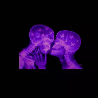 Aesthetic kiss wallpaper