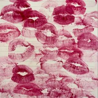 Aesthetic kiss wallpaper