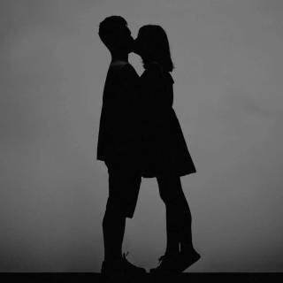 Aesthetic kiss wallpaper