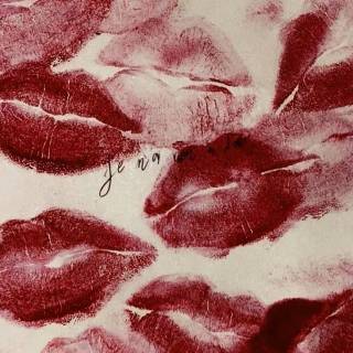 Aesthetic kiss wallpaper