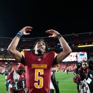 Jayden Daniels Commanders wallpaper