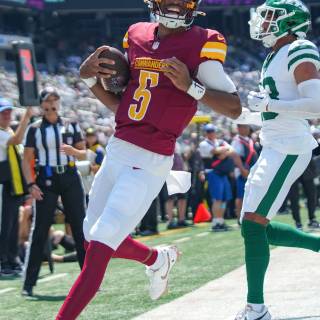 Jayden Daniels Commanders wallpaper